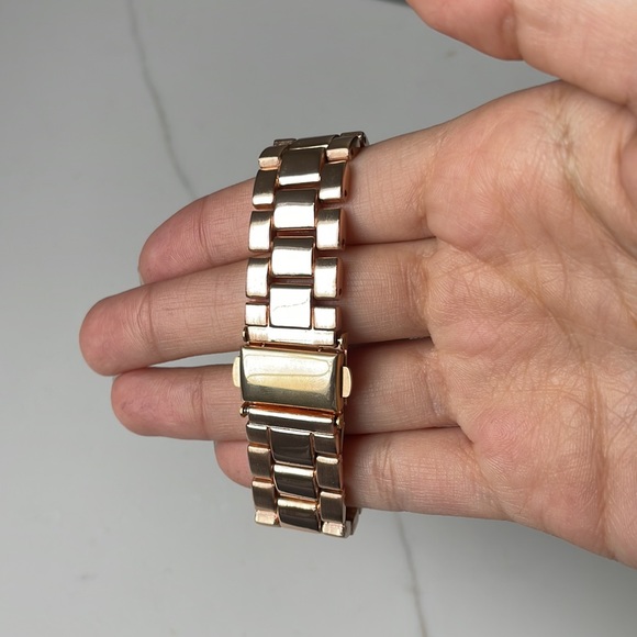 Geneva Rose Gold Watch - Picture 5 of 6